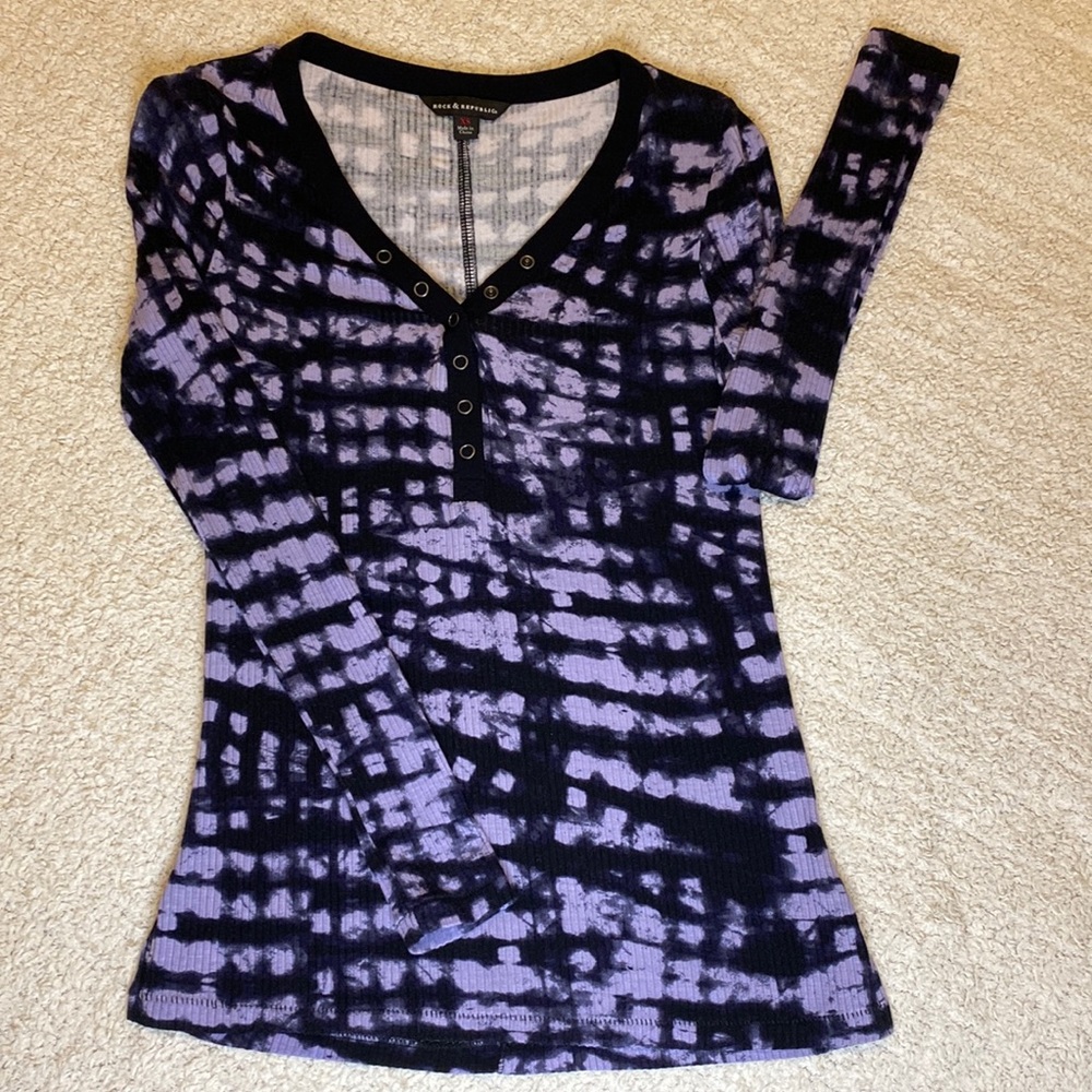 Rock & republic womens shirt tie-dye black purple snap button ribbed XS
